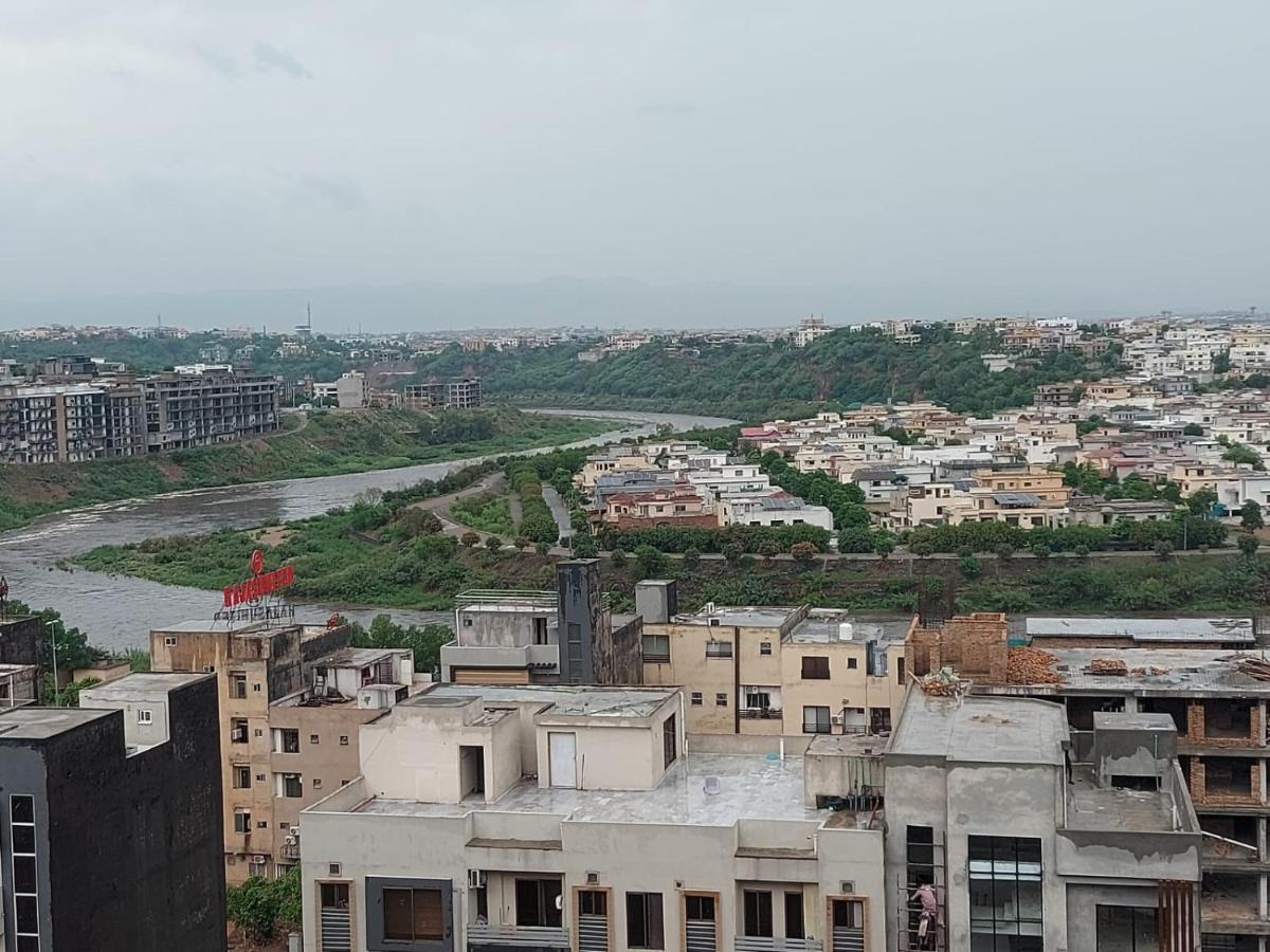 The River View Apartment Rawalpindi Luaran gambar