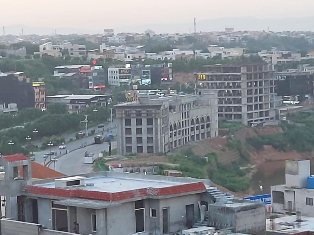 The River View Apartment Rawalpindi Luaran gambar