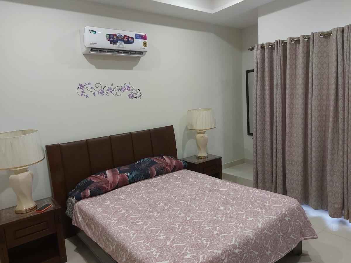 The River View Apartment Rawalpindi Luaran gambar
